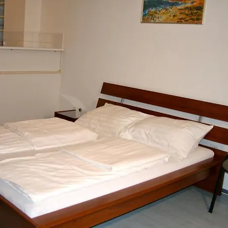 Orczy Apartman Apartment *
