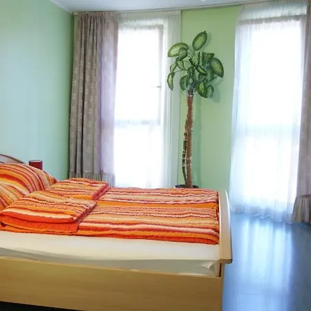 Orczy Apartman Apartment *
